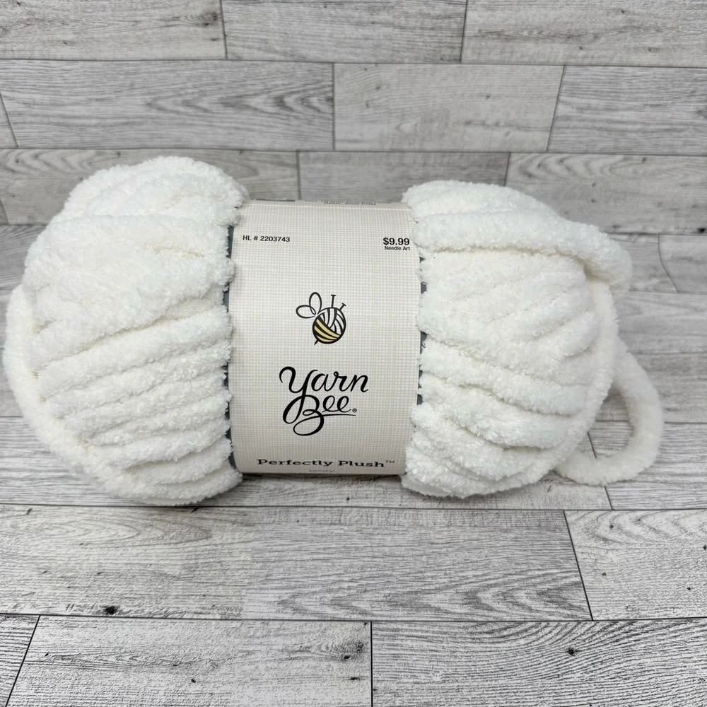 NWT- 1 Skein Yarn Bee Perfectly Plush Ivory Yarn 56yd - Picture 1 of 5